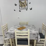 Apartman Miltons House