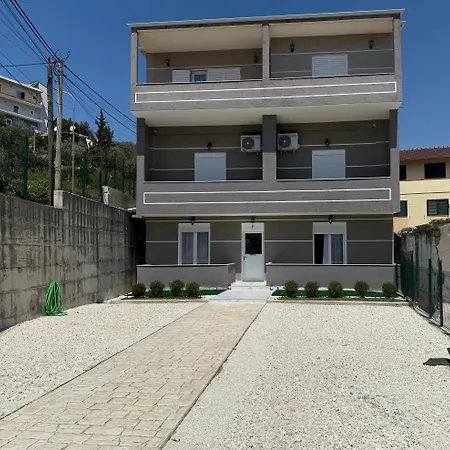 아파트 Miltons House Vlorë