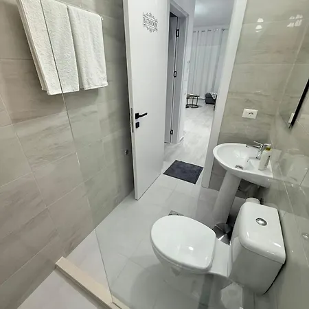 Miltons House Vlorë